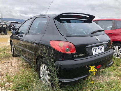 2003 PEUGEOT 206 XT/XR, EARLY (NO PAINT ON BUMPER MOULDS), T1, 10/99-11/07 7840J4 LEFT GUARD