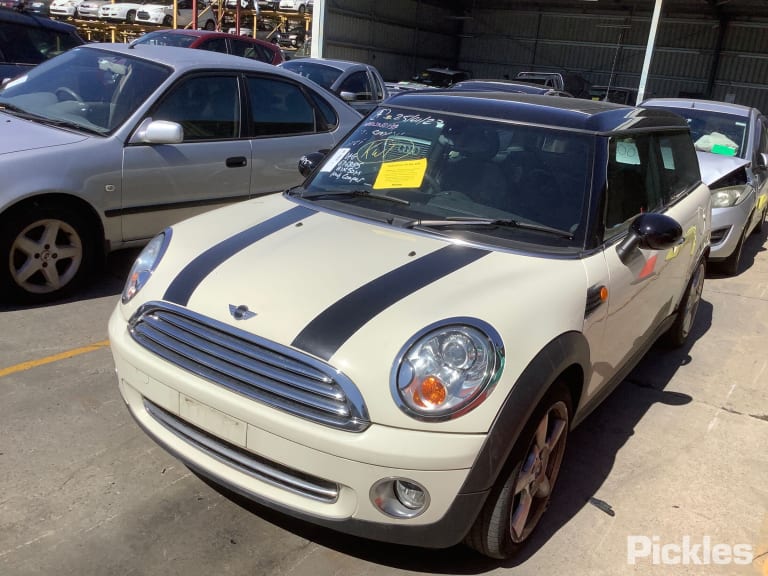 2008 MINI COOPER BARN DOOR (RH SIDE), R55, 03/08-05/14 61627168154 WIPER MOTOR