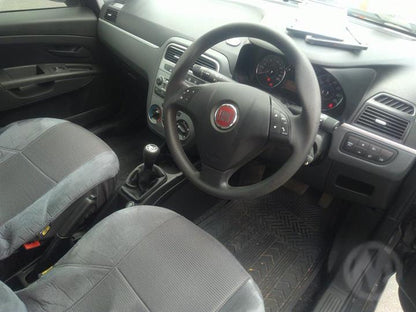 2014 FIAT PUNTO NON BLACKED OUT SURROUNDS TYPE, POP, 08/13-12/15 51937151 RIGHT HEADLAMP