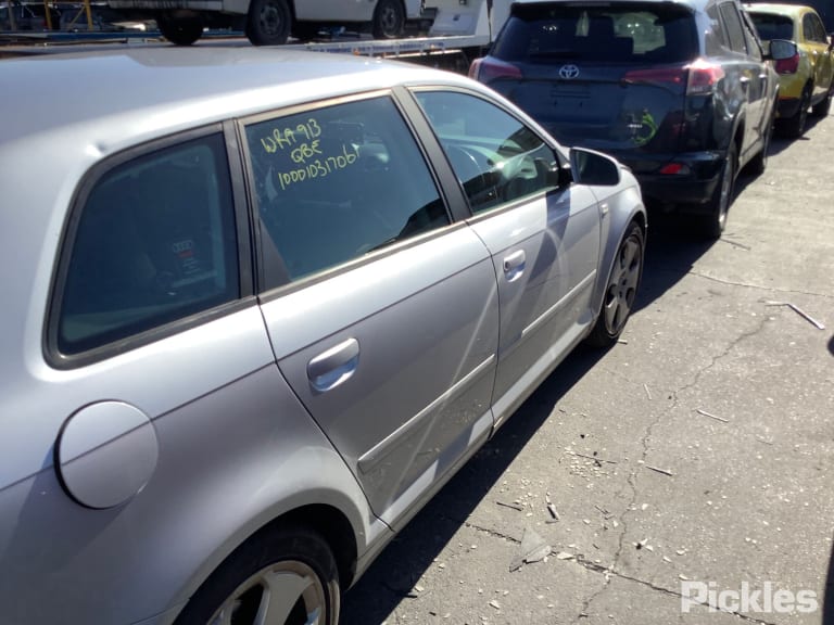 2008 AUDI A3 A3, 8P, 5DR HATCH, FOLDING TYPE, 03/04-09/08 8P2858532K RIGHT DOOR MIRROR