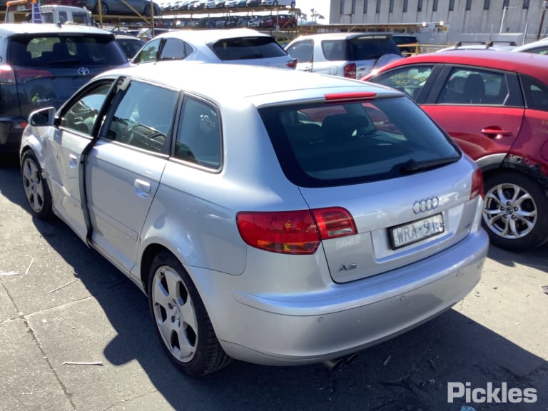 2008 AUDI A3 A3, 8P, 5DR HATCH, FOLDING TYPE, 03/04-09/08 8P2858532K RIGHT DOOR MIRROR