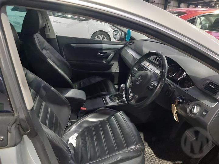 2009 VOLKSWAGEN PASSAT 3CC, SEDAN, 01/09-12/16 3C8831056F RIGHT FRONT DOOR