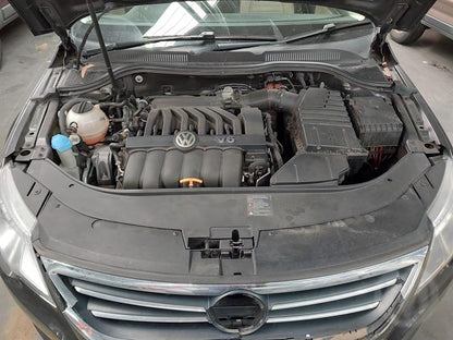 2009 VOLKSWAGEN PASSAT 3CC, SEDAN, 01/09-12/16 3C8831055A LEFT FRONT DOOR