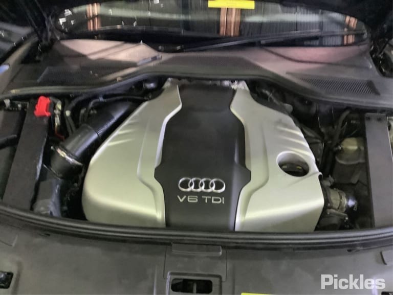 2015 AUDI A8 D4, 08/10-06/17  COURTESY LIGHT