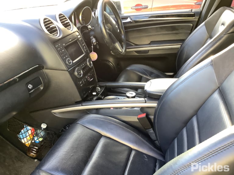 2011 MERCEDES M CLASS W164, 09/05-12/11 A1648810101 LEFT GUARD