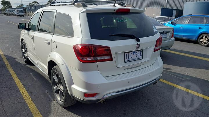 2015 FIAT FREEMONT FRONT, W/ SUNGLASS HOLDER TYPE, JF, 04/13-01/17  COURTESY LIGHT