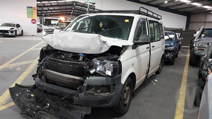 Wrecking 2013 VOLKSWAGEN TRANSPORTER for Used Parts VW1309