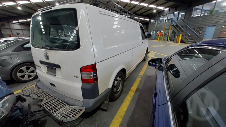 Wrecking 2013 VOLKSWAGEN TRANSPORTER for Used Parts VW1309