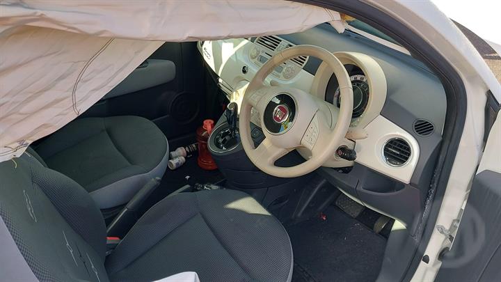 2015 FIAT 500 BUMPER BAR, W/ PARK SENSOR TYPE, COLOUR CODED MOULD TYPE, 03/08-09/15 71777639 REAR BUMPER