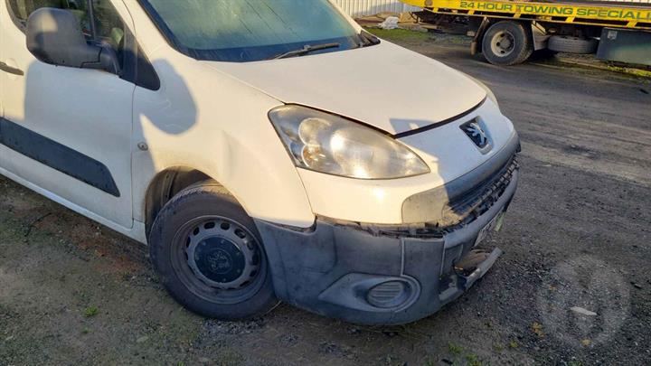 2011 PEUGEOT PARTNER 09/08-01/15 6208 K5 LEFT HEADLAMP