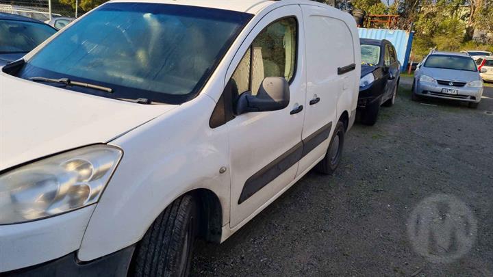 2011 PEUGEOT PARTNER MANUAL, DIESEL, 1.6, 20DP47 CODE, 09/08-01/15  TRANS GEARBOX