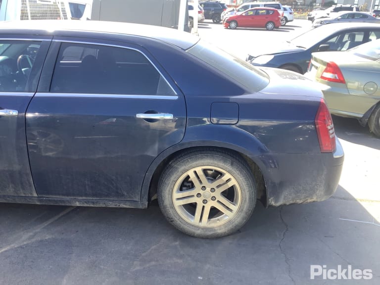 2007 CHRYSLER 300C LEFT FRONT DOOR LOCK, SEDAN/WAGON, 11/05-12/11 4589071AC DOOR BOOT GATE LOCK