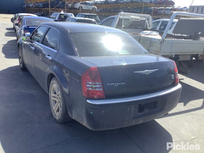 2007 CHRYSLER 300C LEFT FRONT DOOR LOCK, SEDAN/WAGON, 11/05-12/11 4589071AC DOOR BOOT GATE LOCK