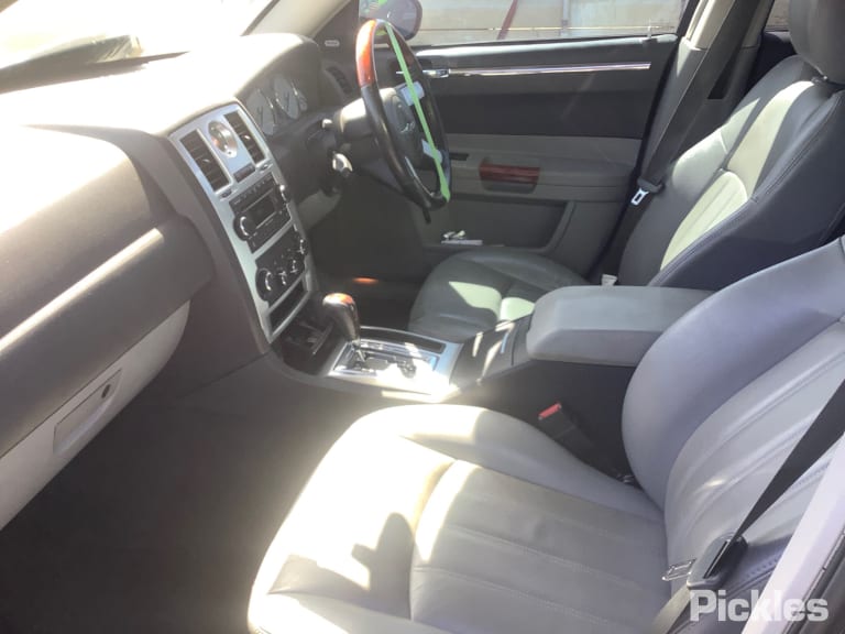 2007 CHRYSLER 300C LEFT FRONT DOOR LOCK, SEDAN/WAGON, 11/05-12/11 4589071AC DOOR BOOT GATE LOCK