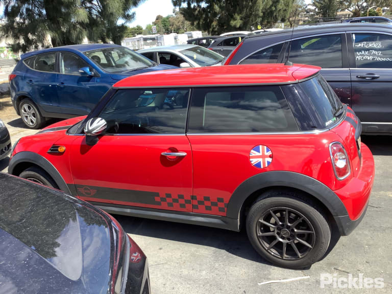 2011 MINI COOPER R56/R57, HATCH/CABRIO, CLEAR INDICATOR W/ RED CENTRE TYPE, 10/10-05/15 63217255909 LEFT TAILLIGHT