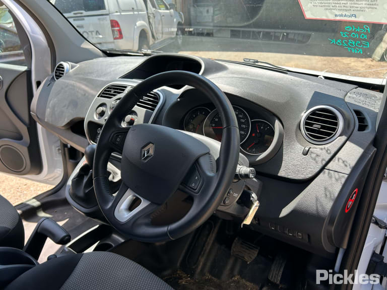 2022 RENAULT KANGOO X61, IN BODY, 09/13-02/22 265559212R LEFT TAILLIGHT