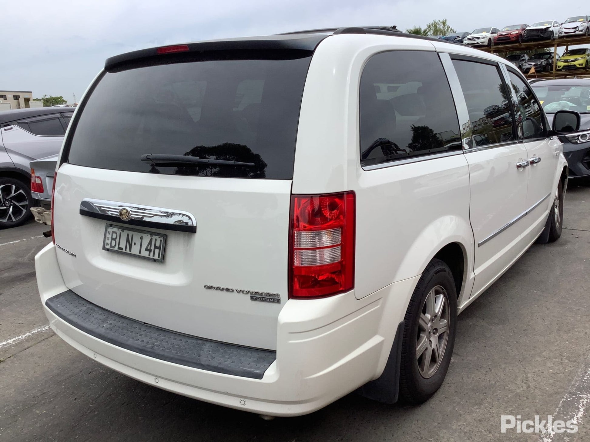 2009 CHRYSLER VOYAGER RT, W/ H/LAMP WASHER TYPE, 03/08-12/14  FRONT BUMPER