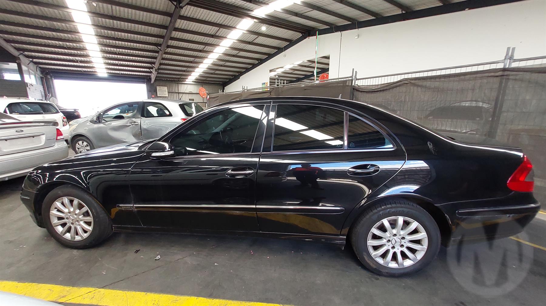 2007 MERCEDES E CLASS RIGHT FRONT DOOR LOCK, W211/S211, 08/02-12/09 A 211 720 04 35 DOOR BOOT GATE LOCK