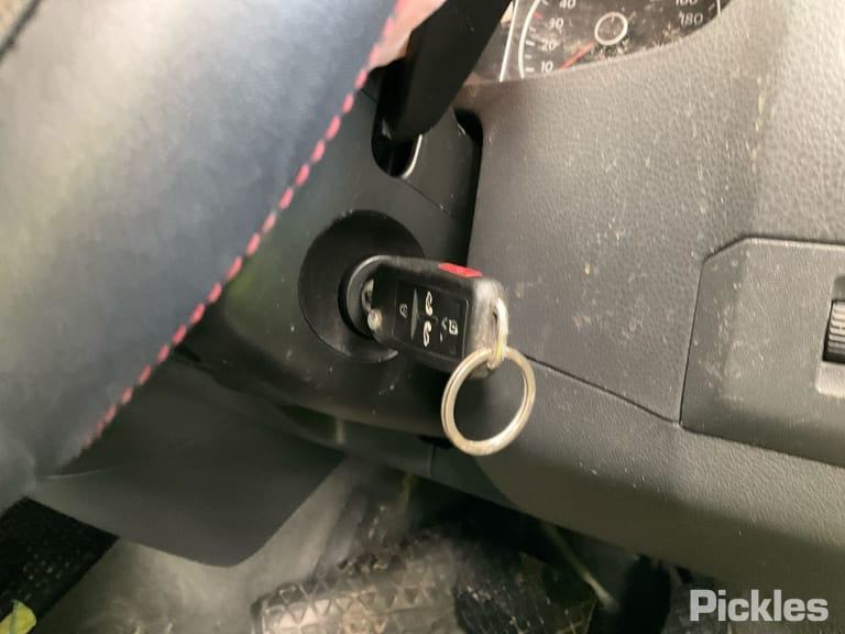 2013 VOLKSWAGEN TRANSPORTER T5, CARAVELLE/MULTIVAN, NON MOULD TYPE, 12/04-06/15  LEFT FRONT DOOR