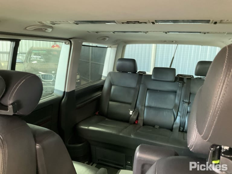 2013 VOLKSWAGEN TRANSPORTER T5, CARAVELLE/MULTIVAN, NON MOULD TYPE, 12/04-06/15  LEFT FRONT DOOR