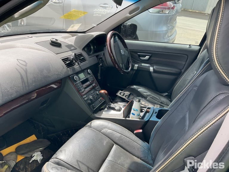 2010 VOLVO XC90 LH REAR 2ND ROW, SEAT BELT ONLY, 01/05-12/14  SEAT BELT STALK