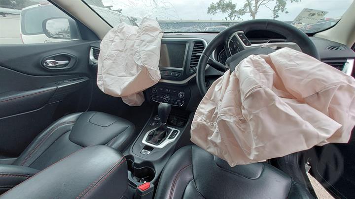 2017 JEEP CHEROKEE KL, HEAD UNIT, W/ DISPLAY UNIT, 8.4 TOUCHSCREEN, W/ SAT NAV TYPE, 02/14-11/22 68258677AC RADIO CD DVD SAT TV