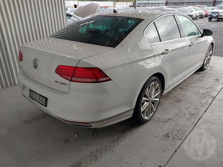 2016 VOLKSWAGEN PASSAT B8/MK7, R-LINE, W/ H/LAMP WASHER TYPE, 05/16-10/19 3G0807217T FRONT BUMPER