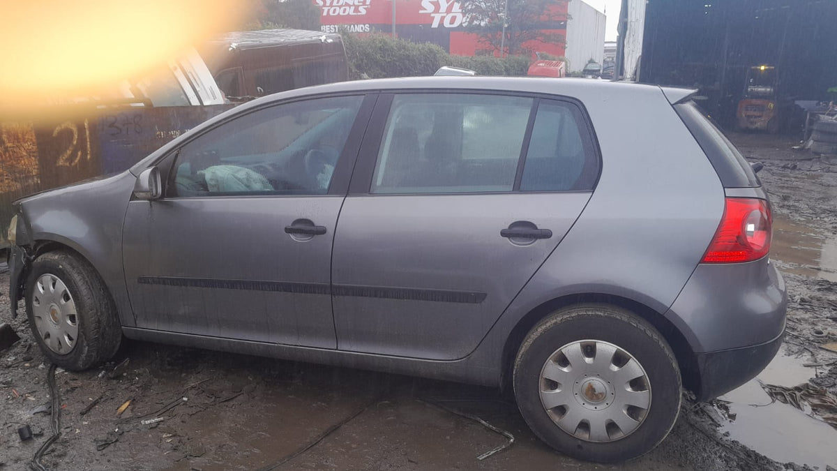 2004 VOLKSWAGEN GOLF GEN 5 07/04-02/09  LEFT REAR DOOR WINDOW