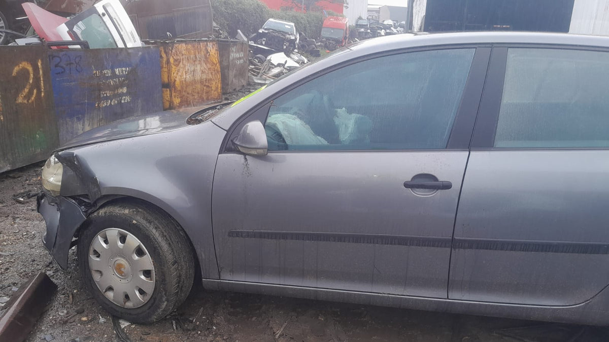 2004 VOLKSWAGEN GOLF GEN 5, HATCH, 06/04-02/09 1K6833105J LEFT REAR DOOR