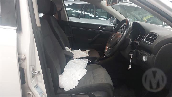 2012 VOLKSWAGEN GOLF STEERING WHEEL, WAGON, GEN 6, 09/09-03/13 1KM 880 201 G RIGHT AIRBAG