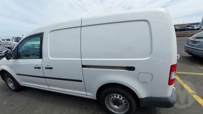 2010 VOLKSWAGEN CADDY 2K, CHROME INSERT TYPE, 12/04-08/10 2K0941006E RIGHT HEADLAMP