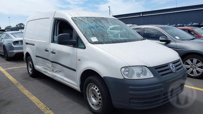 2010 VOLKSWAGEN CADDY 2K, CHROME INSERT TYPE, 12/04-08/10 2K0941006E RIGHT HEADLAMP