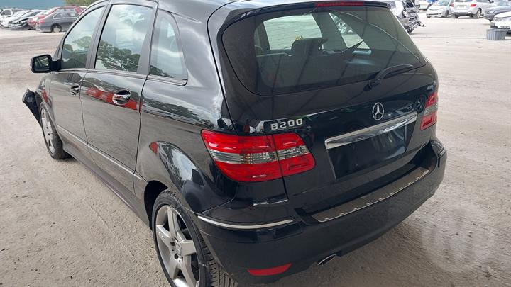 2010 MERCEDES B CLASS W245, 03/05-06/11 A1697202505 LEFT FRONT DOOR