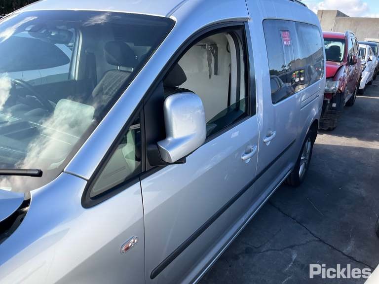 2011 VOLKSWAGEN CADDY 2K, 12/04-06/15 2K0 845 201 C LEFT FRONT DOOR WINDOW