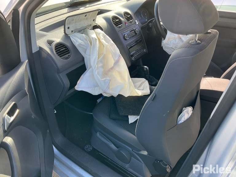 2011 VOLKSWAGEN CADDY 2K, 12/04-06/15  2K0 831 056 B RIGHT FRONT DOOR