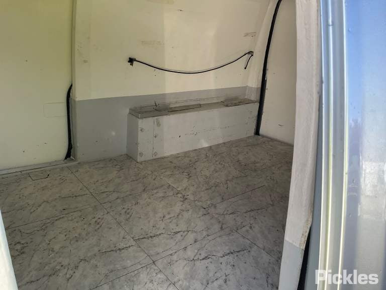 2011 VOLKSWAGEN CADDY 2K, 12/04-06/15 2K0 845 201 C LEFT FRONT DOOR WINDOW