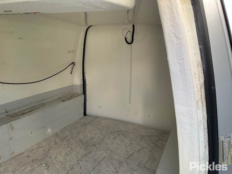 2011 VOLKSWAGEN CADDY 2K, 12/04-06/15 2K0 845 201 C LEFT FRONT DOOR WINDOW