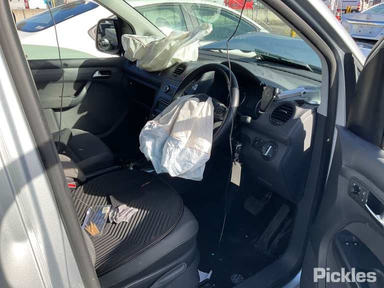 2011 VOLKSWAGEN CADDY 2K, 12/04-06/15 2K0 845 201 C LEFT FRONT DOOR WINDOW
