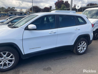 Wrecking 2015 JEEP CHEROKEE for Used Parts CH1434