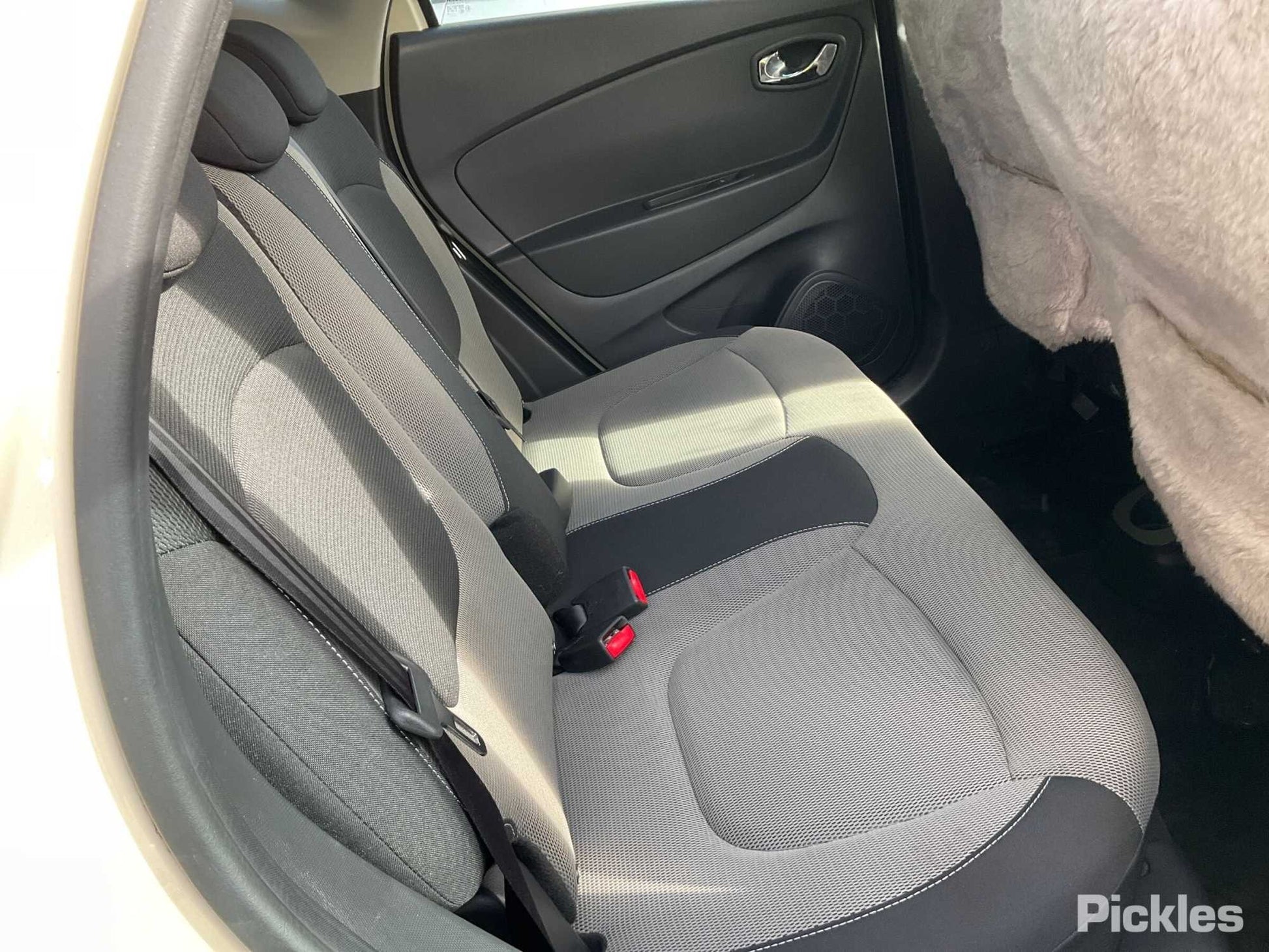 2016 RENAULT CAPTUR J87, 08/14-12/19 803015006R LEFT FRONT DOOR WINDOW