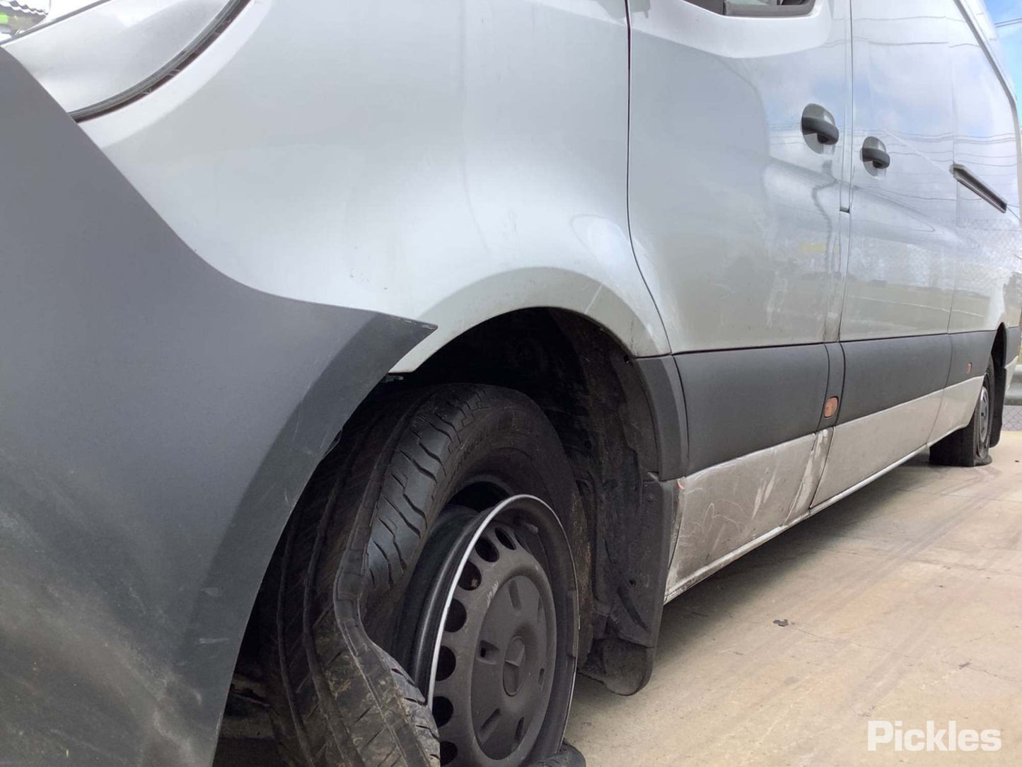 2022 MERCEDES SPRINTER LH SLIDING DOOR ROLLER (CENTRE), VAN, VS30, 05/18-   DOOR HINGE RUNNER