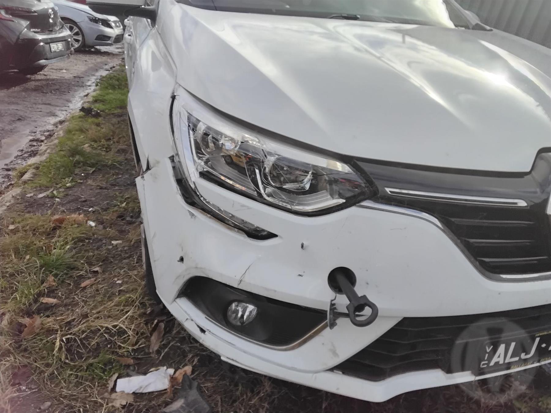 2017 RENAULT MEGANE BFB/KFB, HATCH/WAGON, 06/16-02/20 260605227R LEFT HEADLAMP