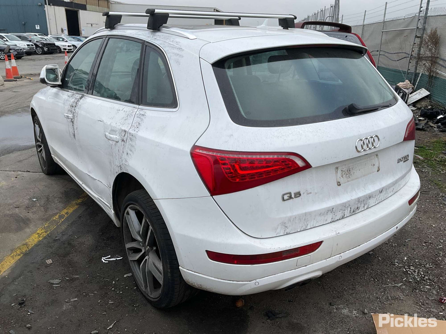 2011 AUDI Q5 FRONT (CENTRE), W/ SUNROOF CONTROLS, 8R, 12/08-01/17 8T0947140 COURTESY LIGHT