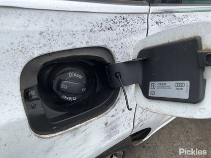 2011 AUDI Q5 FRONT (CENTRE), W/ SUNROOF CONTROLS, 8R, 12/08-01/17 8T0947140 COURTESY LIGHT