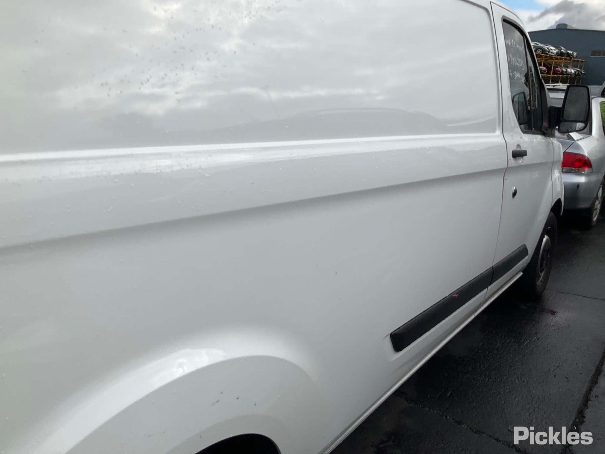 Wrecking 2021 FORD TRANSIT CUSTOM for Used Parts FO1473