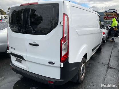 Wrecking 2021 FORD TRANSIT CUSTOM for Used Parts FO1473