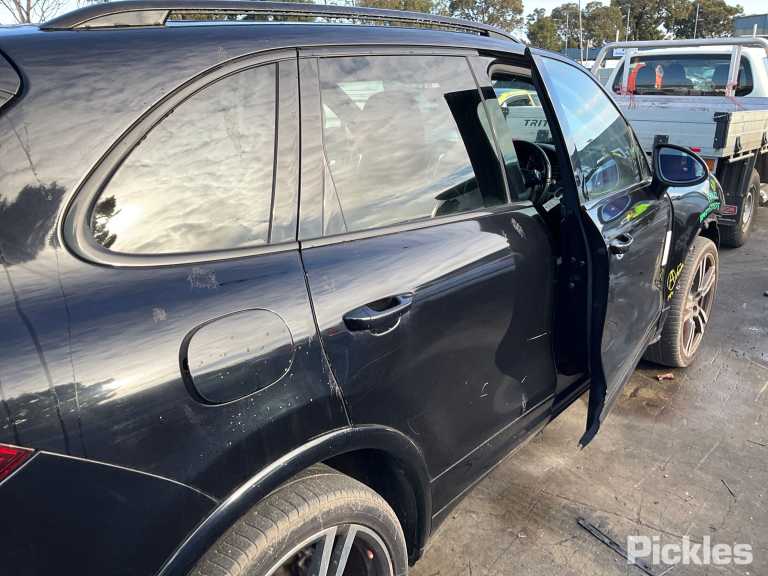 2011 PORSCHE CAYENNE 92A, 07/10-04/18 95853101100 LEFT FRONT DOOR
