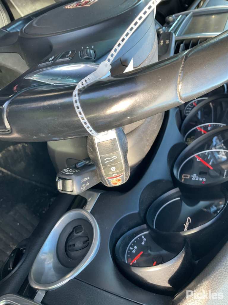 2011 PORSCHE CAYENNE 92A, 07/10-04/18 95853101100 LEFT FRONT DOOR