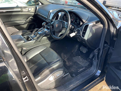 2011 PORSCHE CAYENNE 92A, 07/10-04/18 95853101100 LEFT FRONT DOOR