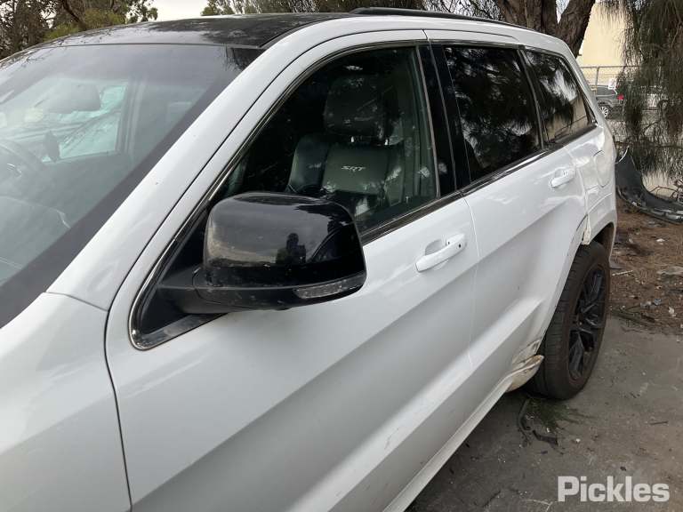 2015 JEEP GRANDCHEROKEE WK, SRT/75TH ANNIV/TRACKHAWK/BLACKHAWK, BLACK BEZEL, 04/13-02/22 68142942AF RIGHT TAILLIGHT